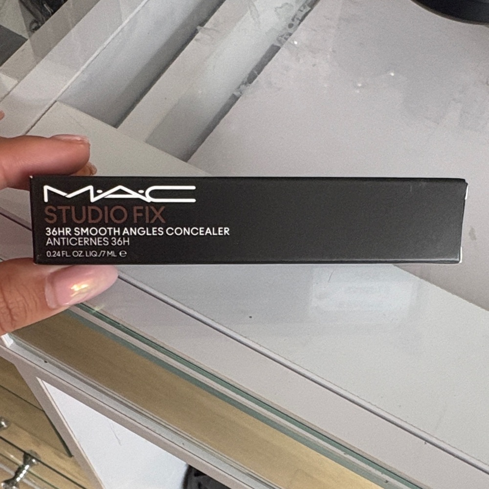 MAC Studio Fix 36HR Smooth Angles Concealer - NW65